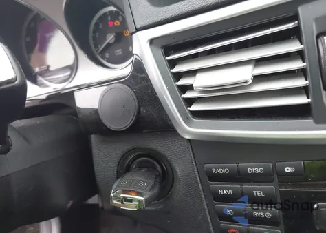 2010 Mercedes-Benz E 350 4Matic из США, поврежденный, VIN WDDHF8HB6AA080427